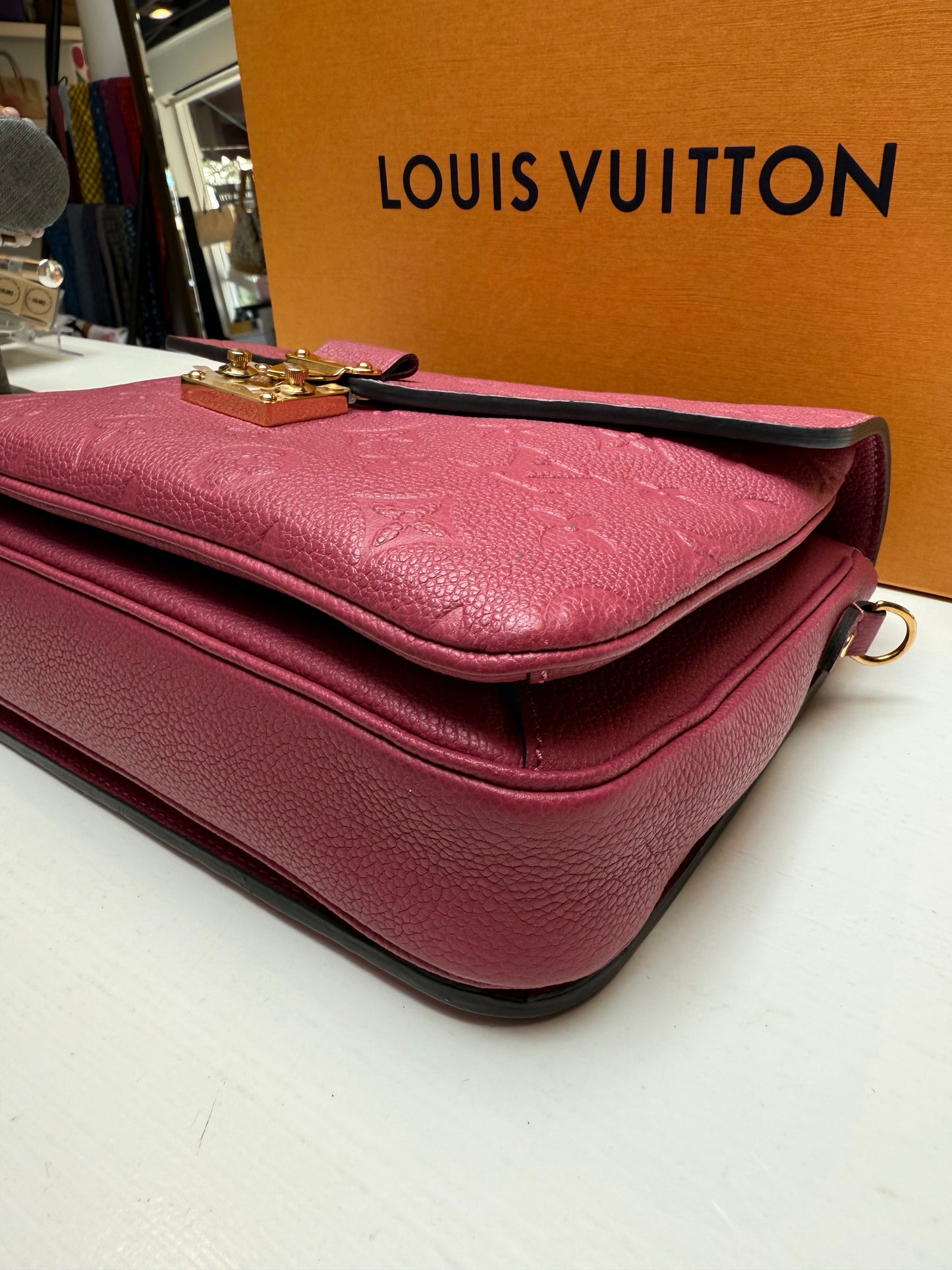 Louis Vuitton Pochette Metis Rose Bruyère