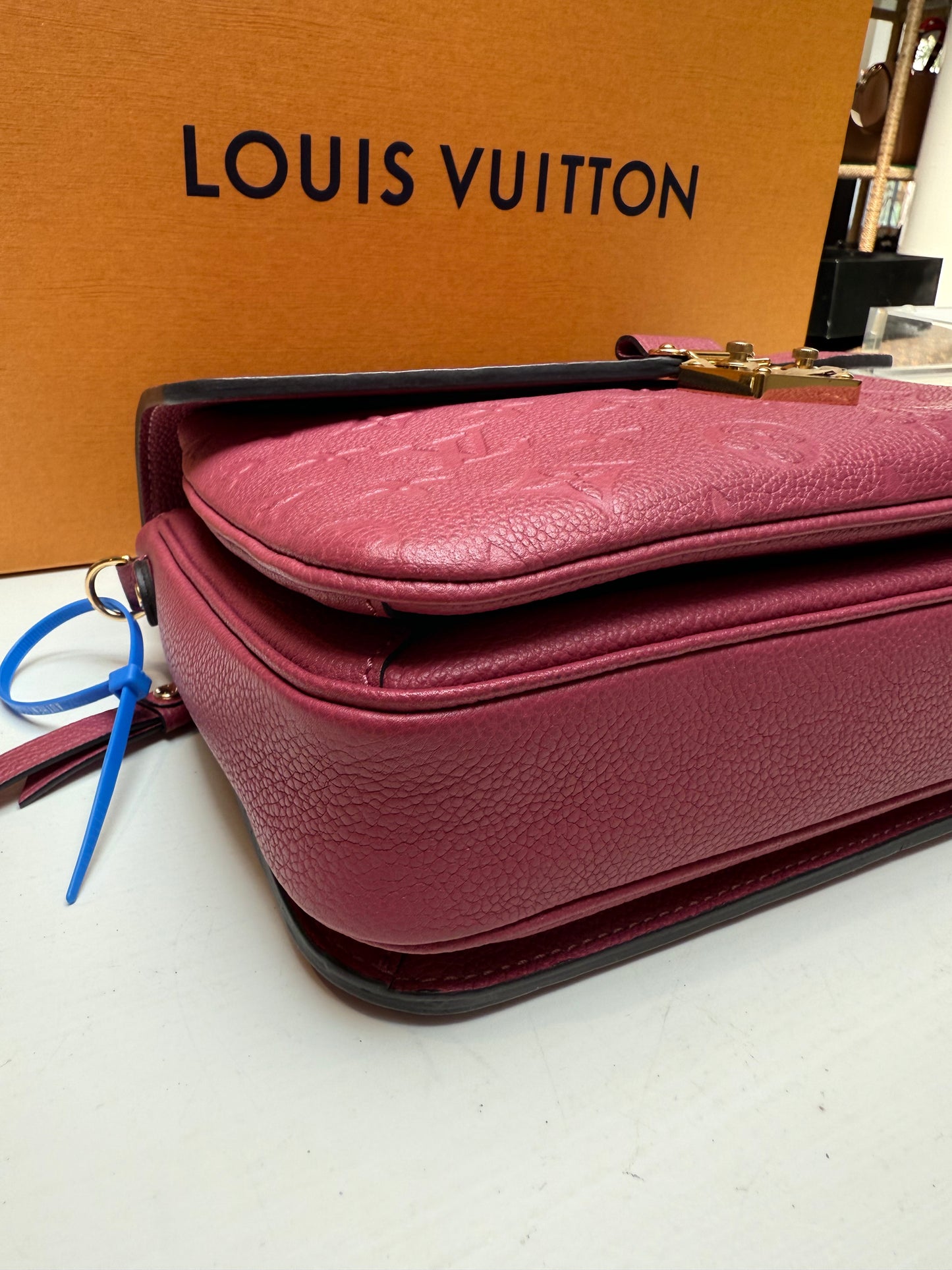 Louis Vuitton Pochette Metis Rose Bruyère