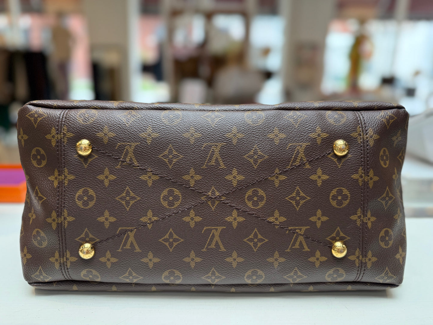 Louis Vuitton Artsy MM