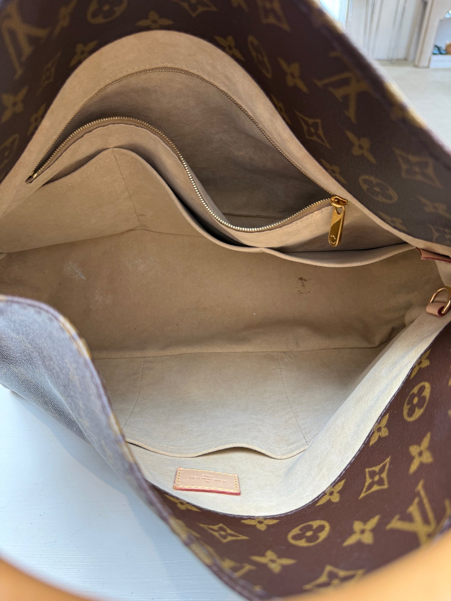 Louis Vuitton Artsy MM