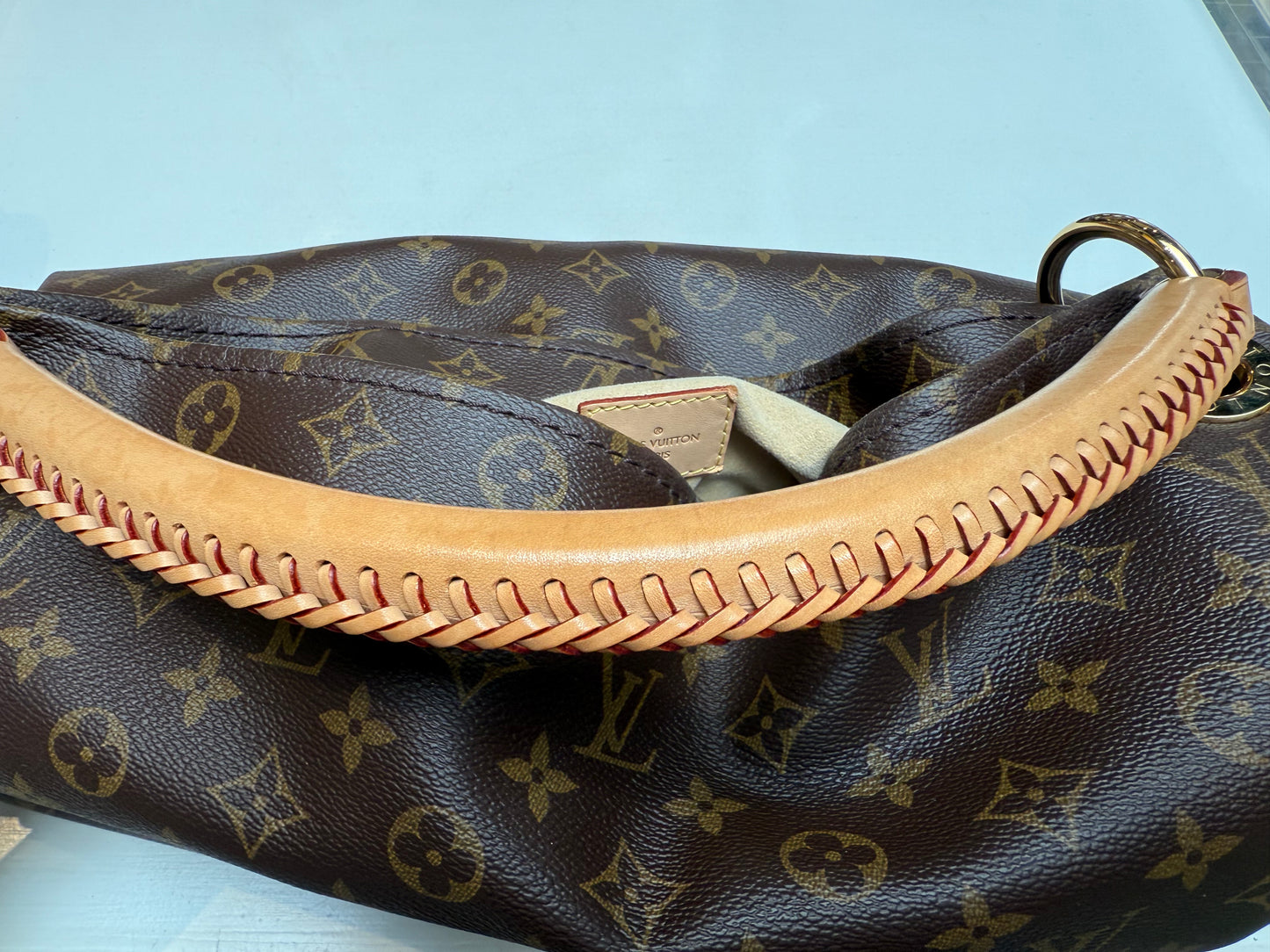 Louis Vuitton Artsy MM