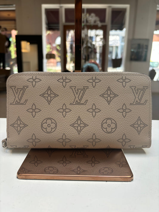 Louis Vuitton Mahina Wallet